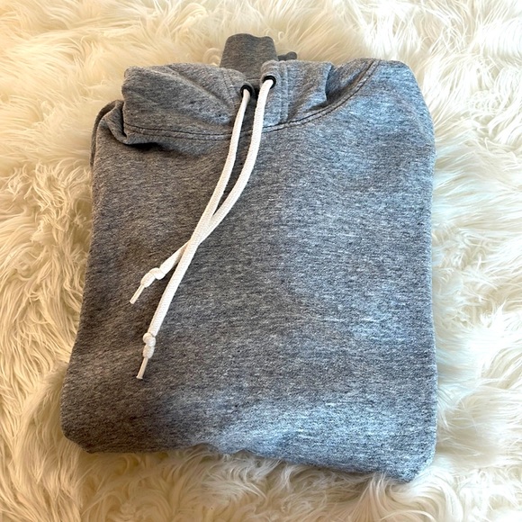 Old navy Grey Sweatshirt size Medium. - Picture 1 of 4